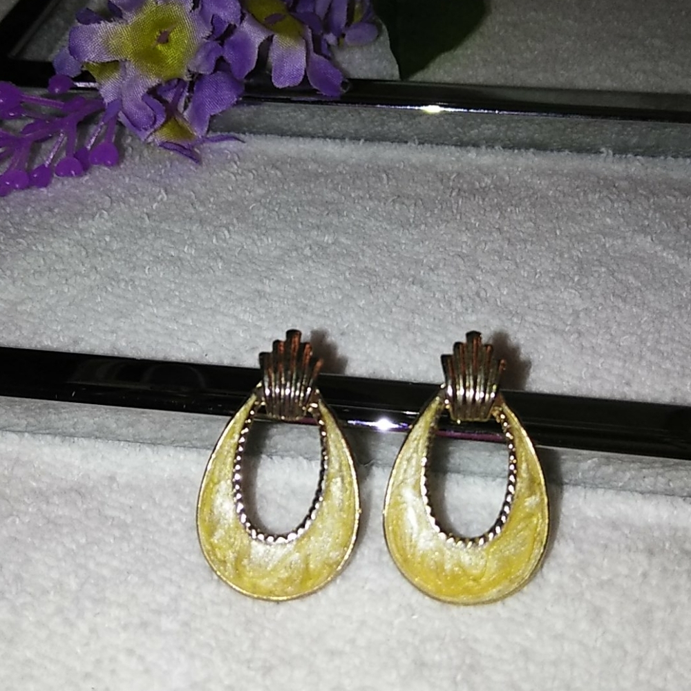 Vintage Enameled 🌟Doorknocker Earrings ♥️